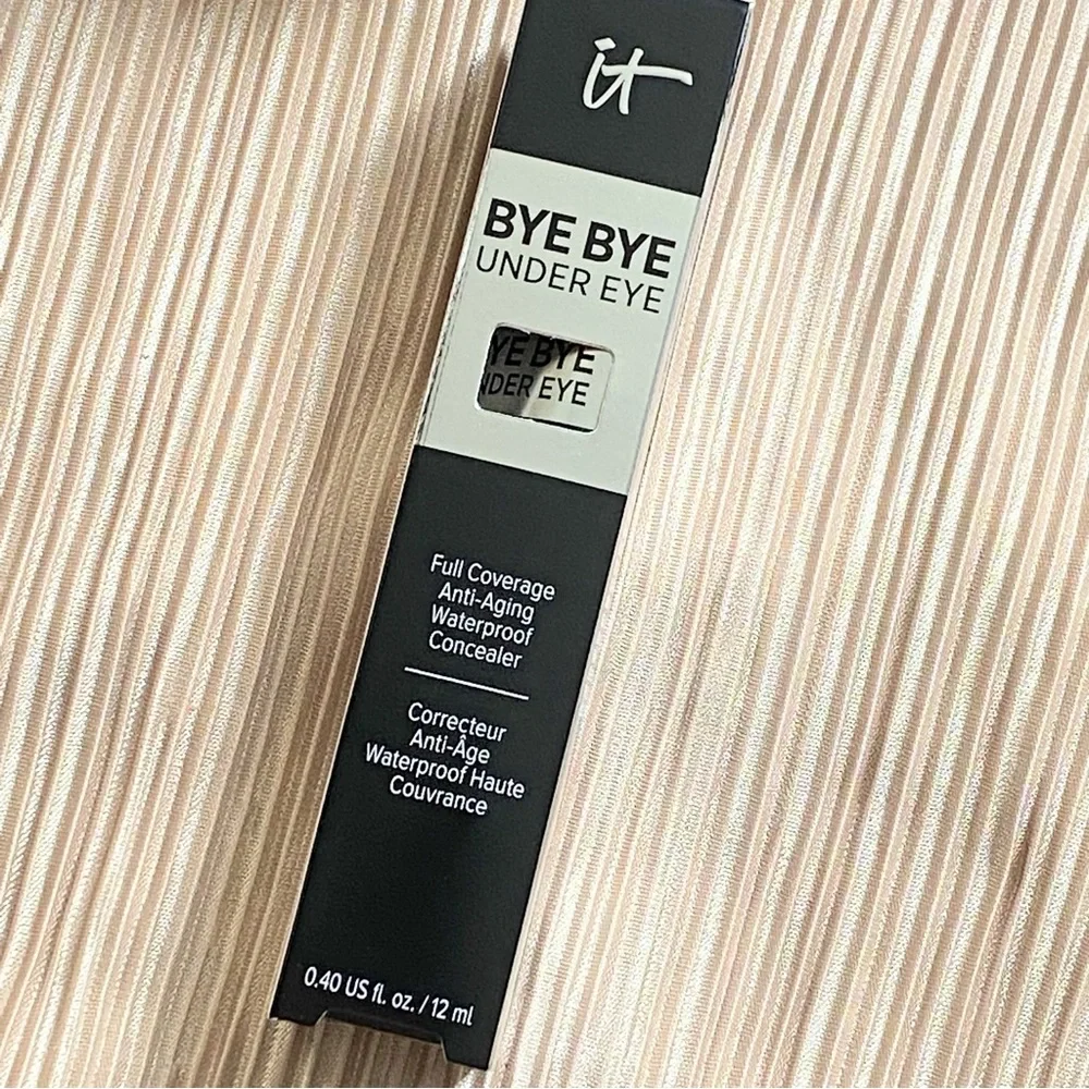 IT COSMETICS full size BYE BYE UNDER EYE CONCEALER 14.5 LIGHT BUFF 0.4 OZ